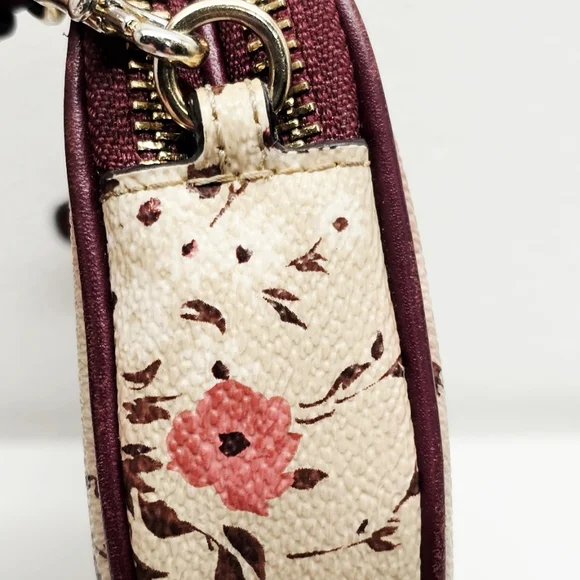 Coach Sadie Crossbody Clutch With Floral Bundle Print Crossbody Style No. 67087 - Picture 5 of 14
